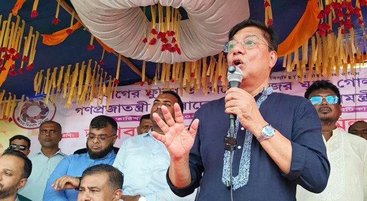 শেখ হাসিনা কালকেই আসুক, হাতকড়া দিয়ে রিসিভ করব: বিমান পরিবহন ও পর্যটনমন্ত্রী